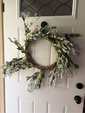 White & Green Willow Spray Wreath by